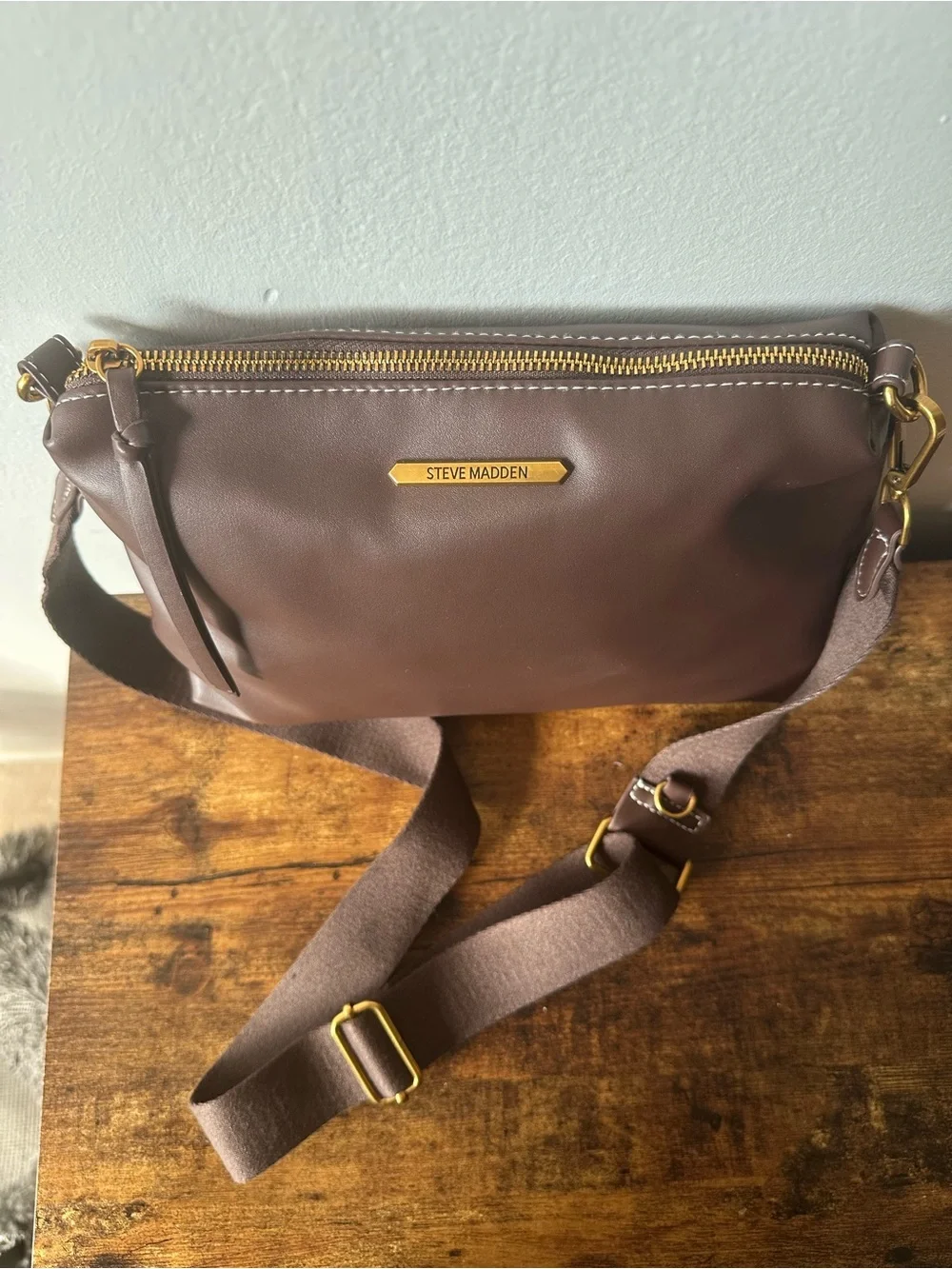 Steve Madden Brown Faux Leather Crossbody Bag with Gold Hardware NWOT